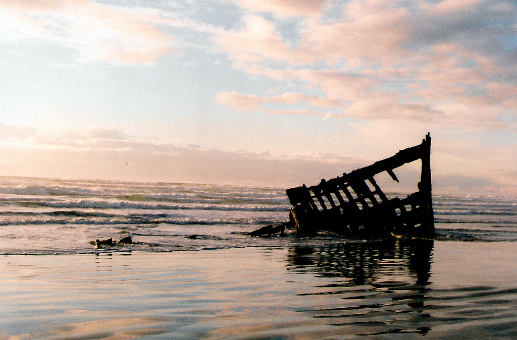 Peter Iredale shipwreck on the beach at Fort Stevens State Park