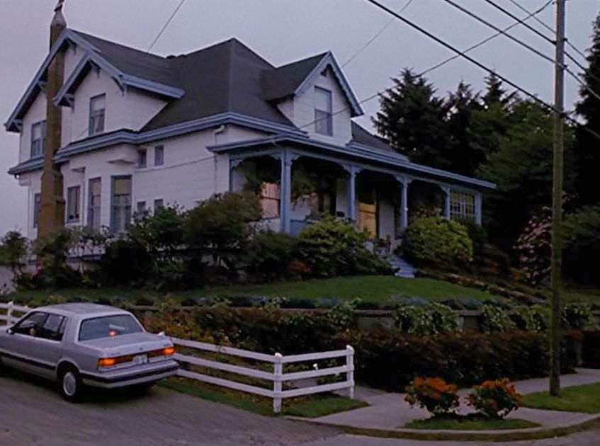 Joyce's Astoria house as seen in Kindergarten Cop