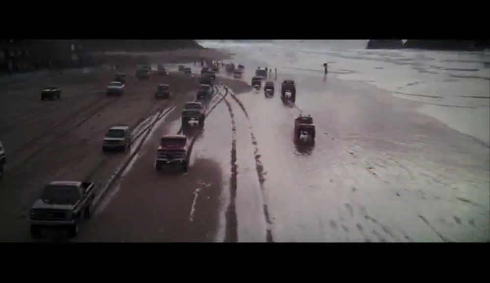 Car chase on Cannon Beach in the opening of The Goonies
