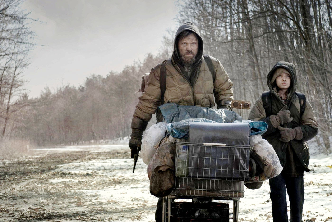 Viggo Mortensen and Kodi Smit-McPhee in The Road