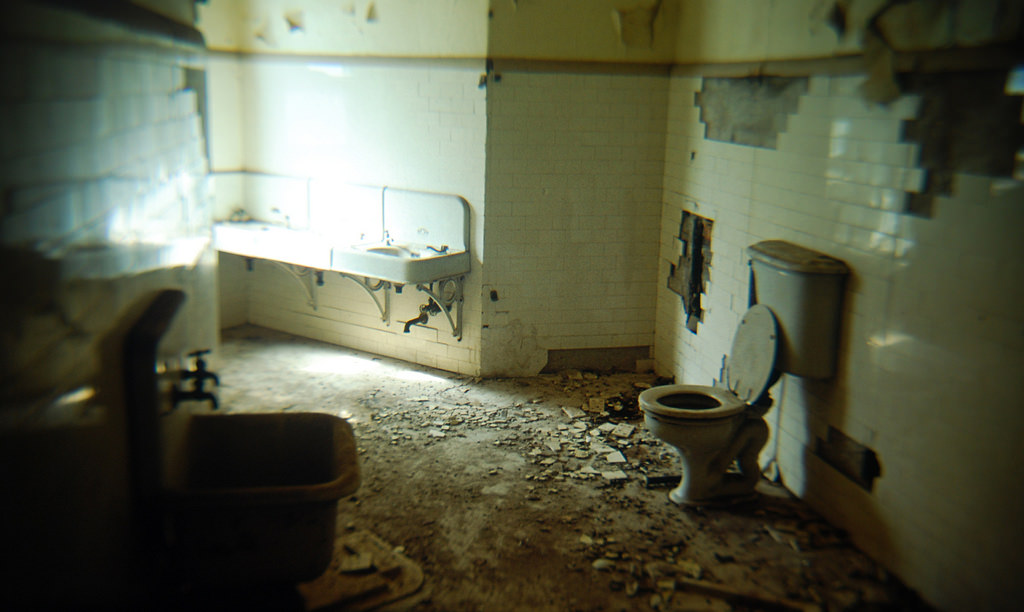 creepy hot lake hotel creepy