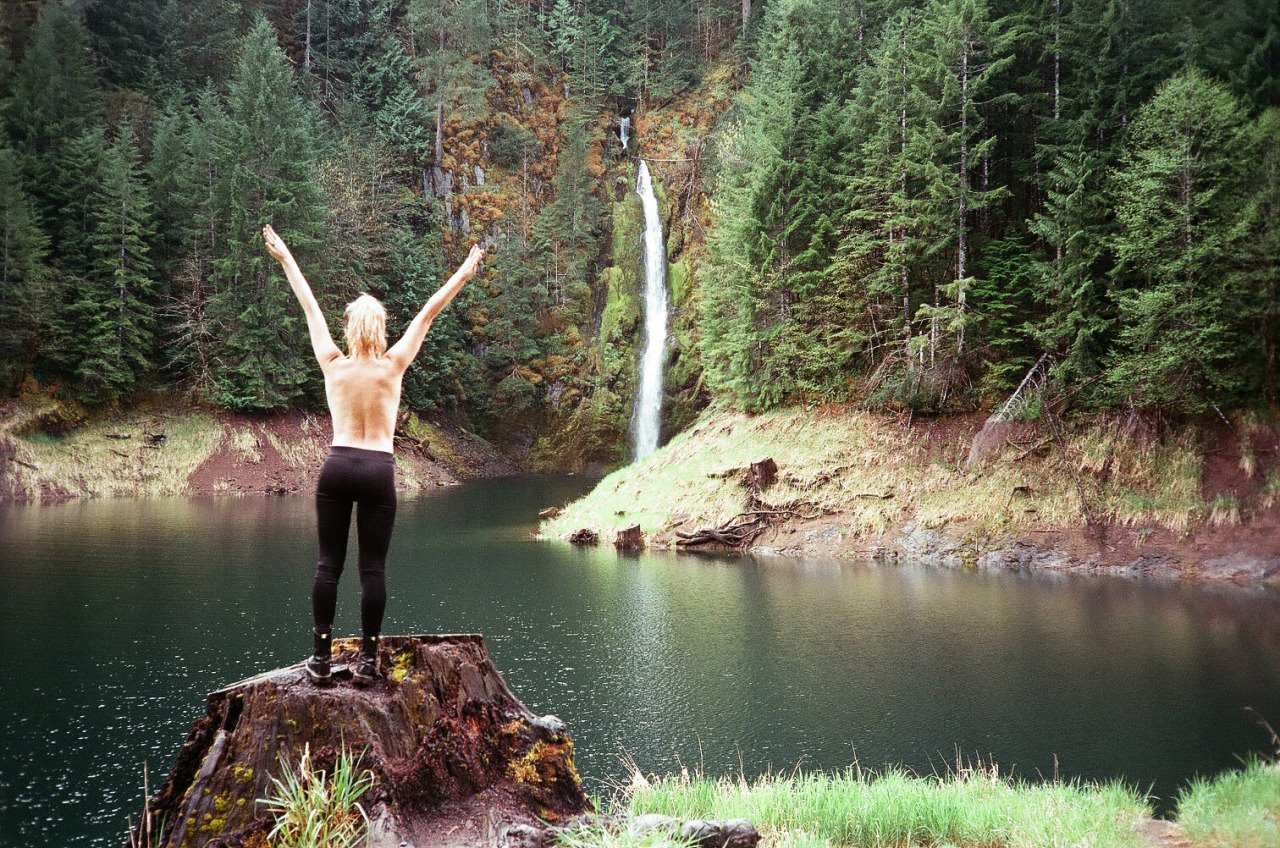 Clothing-optional soaking at Terwilliger Hot Springs