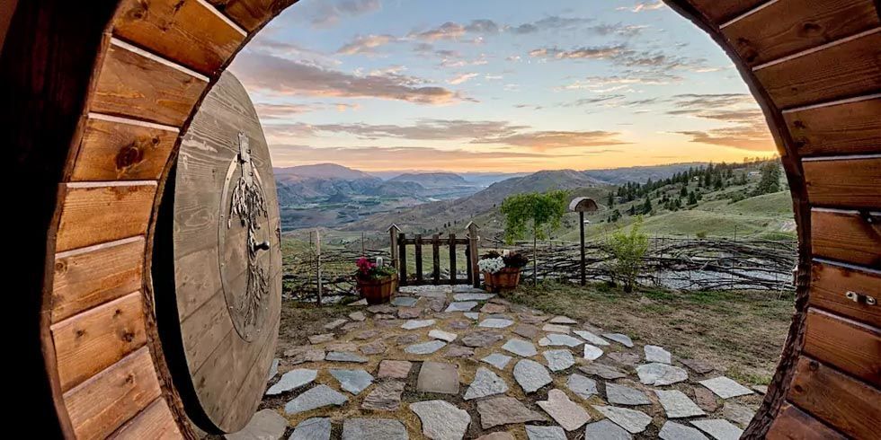 gallery-1474491087-index-hobbit-hole
