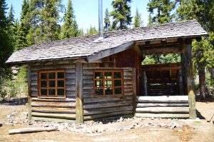 Maiden-Peak-Ski-Shelter
