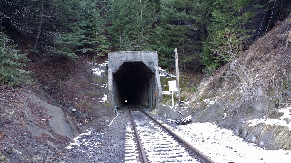 siskyou-tunnel-outside