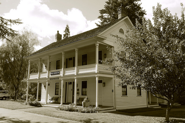 wolf_creek_inn_oregon wolf creek inn