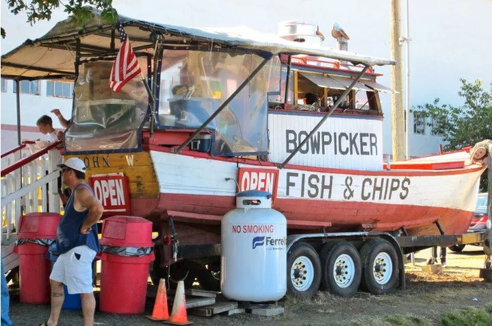 best mom and pop restaurants oregon 2026, Bowpicker Fish & Chips, Astoria