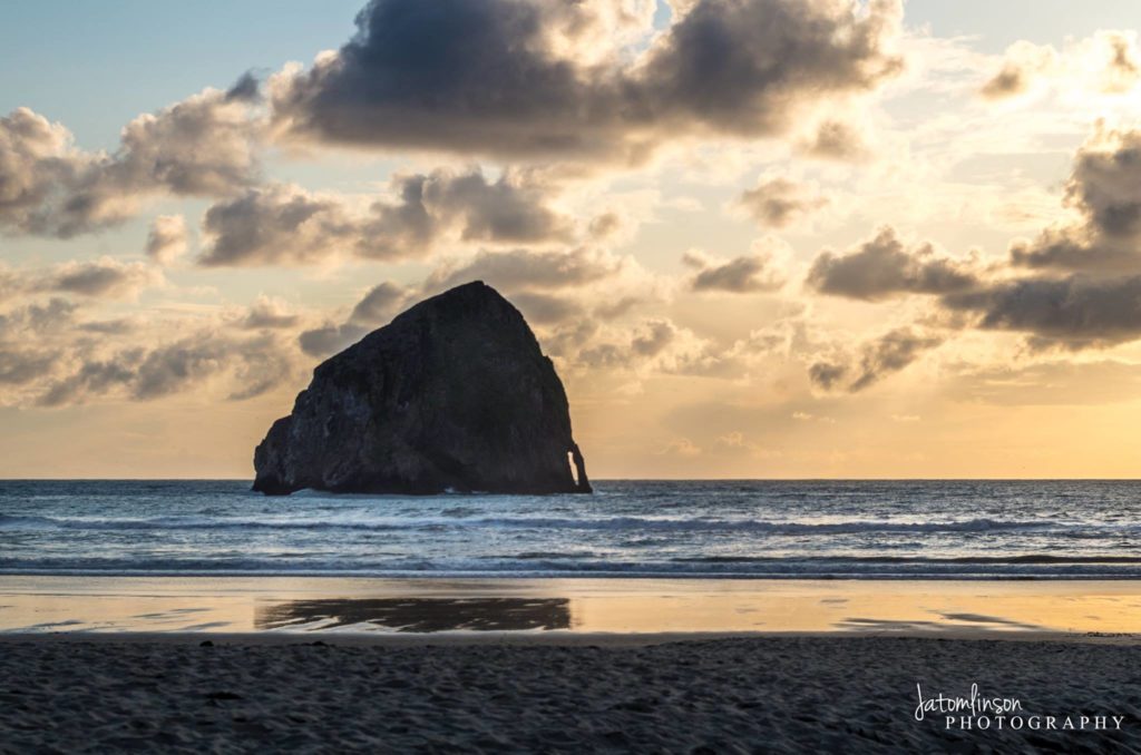 Sportsmen's Pub-n-Grub, Pacific City, Oregon, north coast, PNW, Local Favorites, Restaurants, Bars, Where to Eat, Cape Kiwanda, Fish and Chips, Clam Chowder, Burgers, Pool Tables, haystack rock sunset