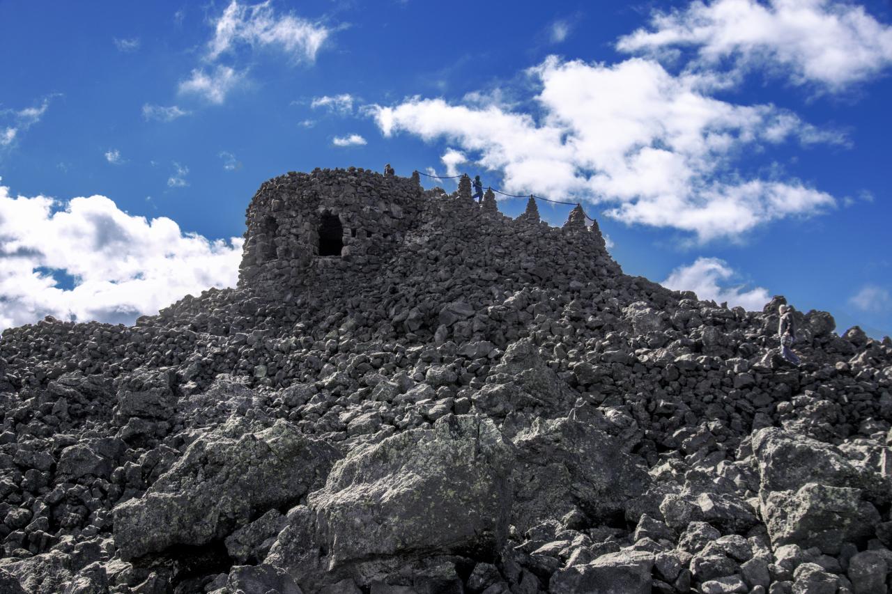dee-wright-observatory-oregon-lava-rocks dee wright observatory