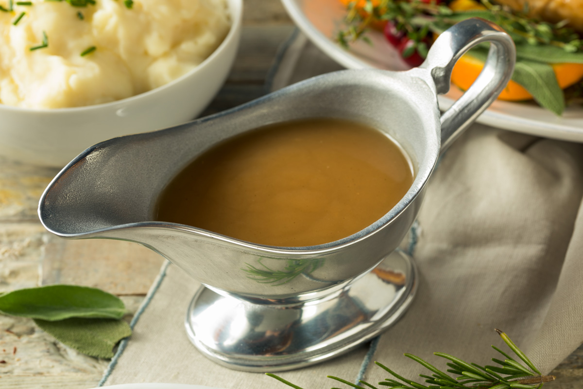 hot-brown-organic-turkey-gravy-P3XRXB6