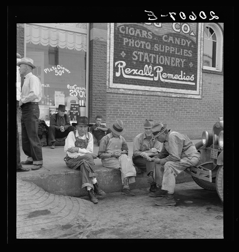 Dorothea Lange, Great Depression, Vintage Oregon Photos, Historic Images, Farm Workers, 1930s, Real Photos, Old Slides, Eastern Oregon, Dust Bowl, Willamette Valley, Time Capsule, Independence Oregon, Rexall Drugs Store