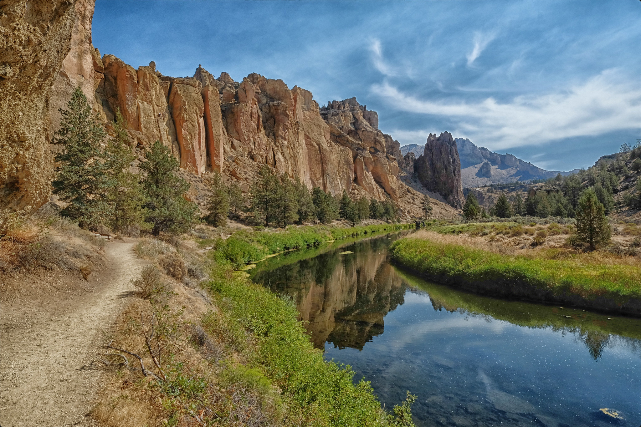Oregon Considers Hotels and Businesses in State Parks as Budget Shortfall Looms