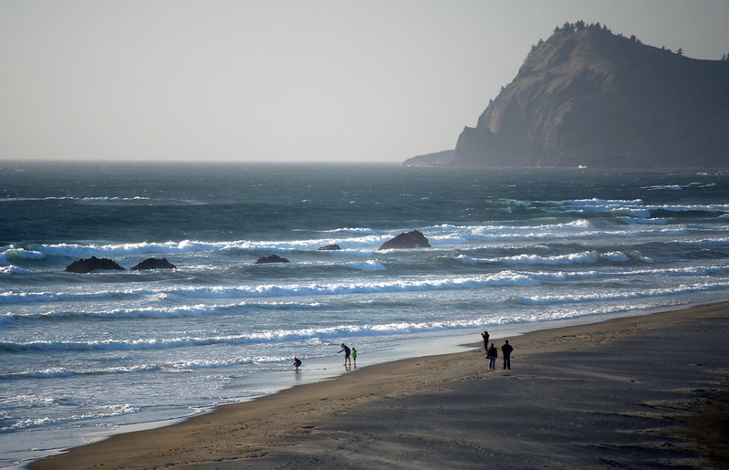 New Tuesday Night Outdoor Markets Liven Up Lincoln City