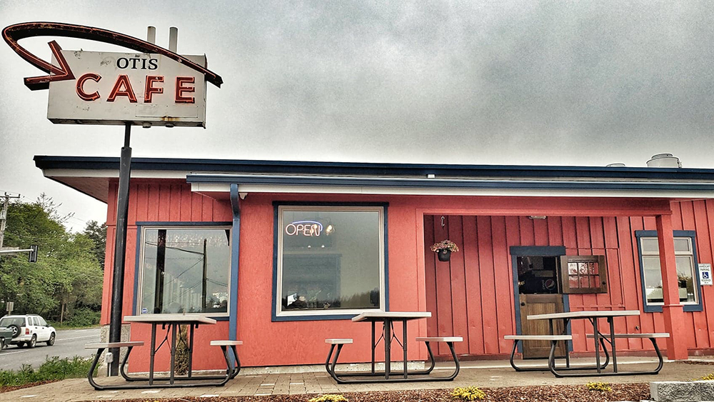 best mom & pop restaurants in oregon, otis cafe, lincoln city