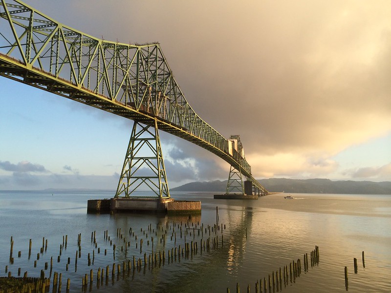 14708082702_1669c41e41_c astoria-megler bridge