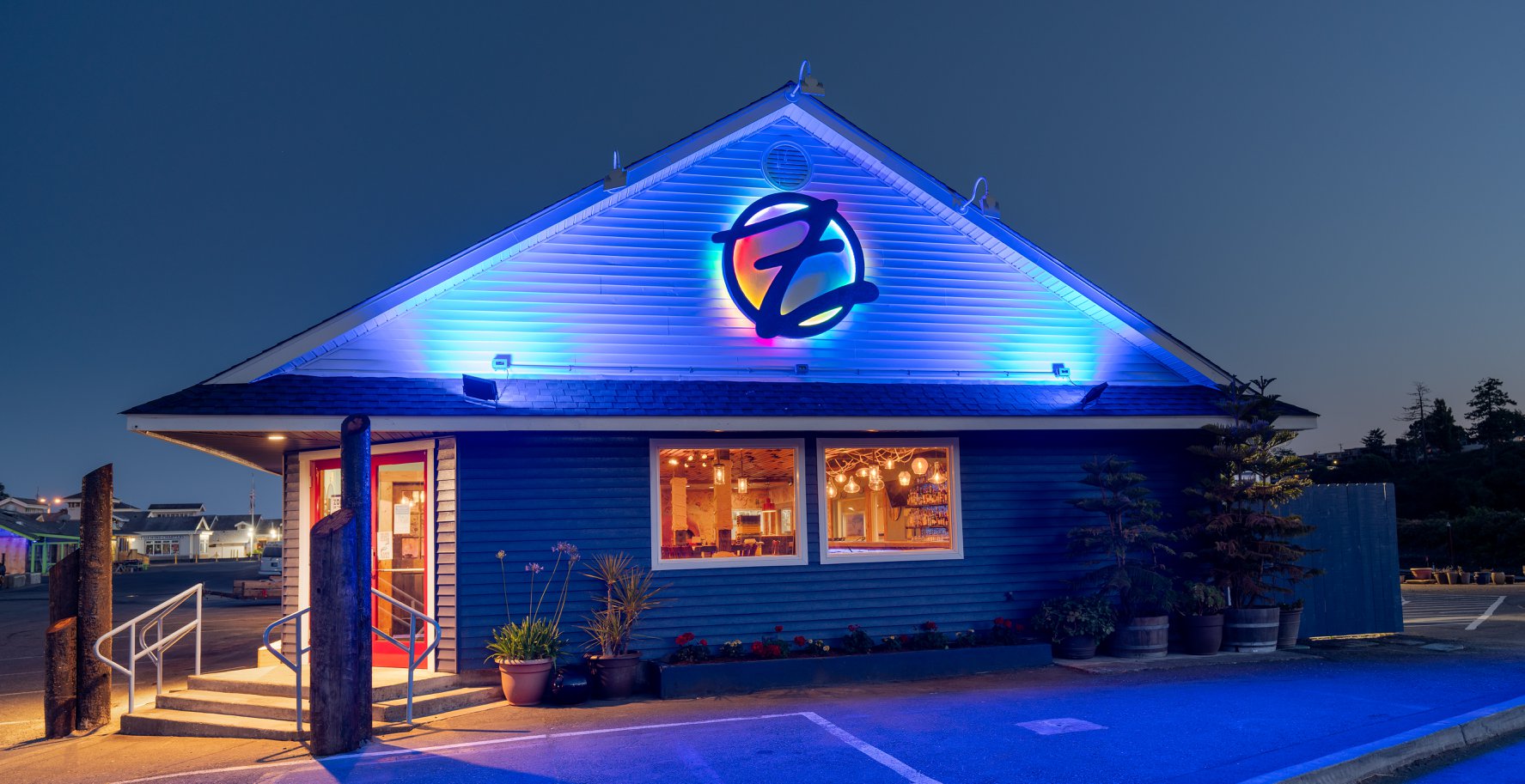 Zolas-Exterior zolas on the water