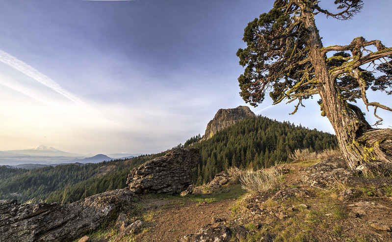 Hike To Pilot Rock In The Gorgeous Cascade-Siskiyou National Monument