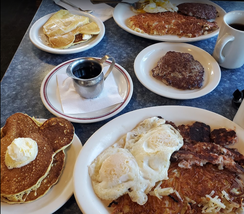 best mom & pop restaurants oregon, Mattie's Pancake House, Brookings