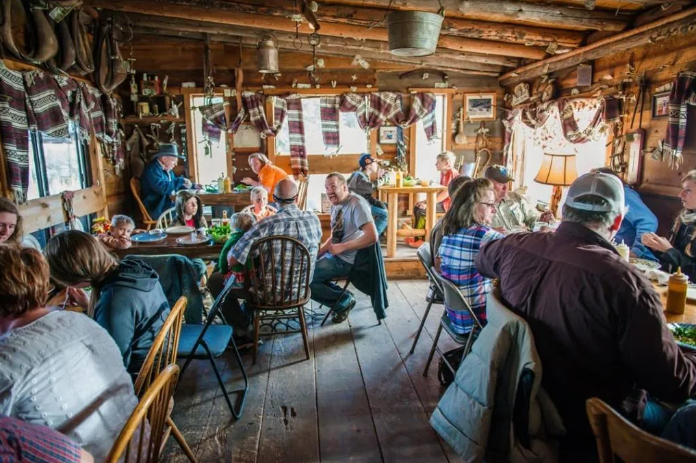best mom & pop restaurants oregon, The Cowboy Dinner Tree, Silver Lake