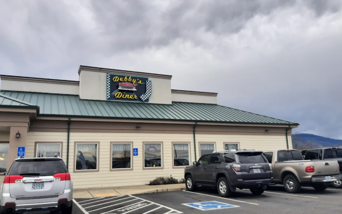 best mom & pop restaurants oregon, Debby's Diner, Medford