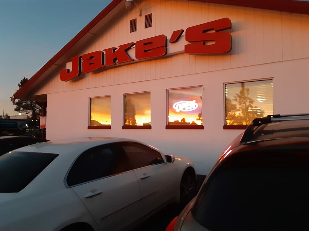 best mom & pop restaurants oregon, Jake's Diner, Bend