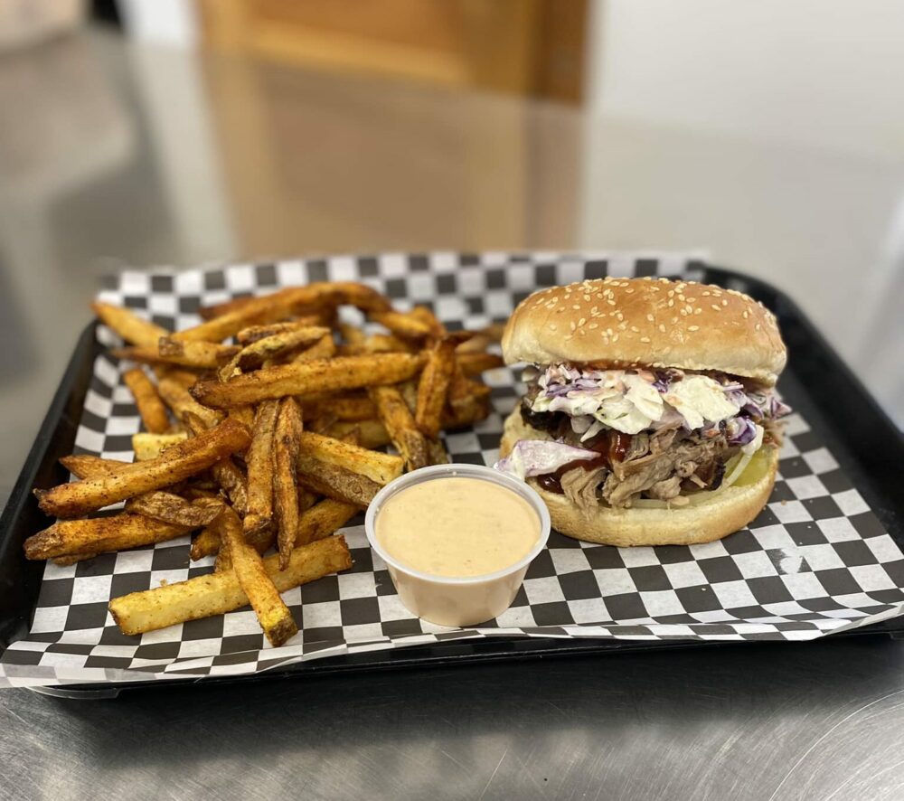 best mom & pop restaurants oregon, Pete's Drive-In, Roseburg