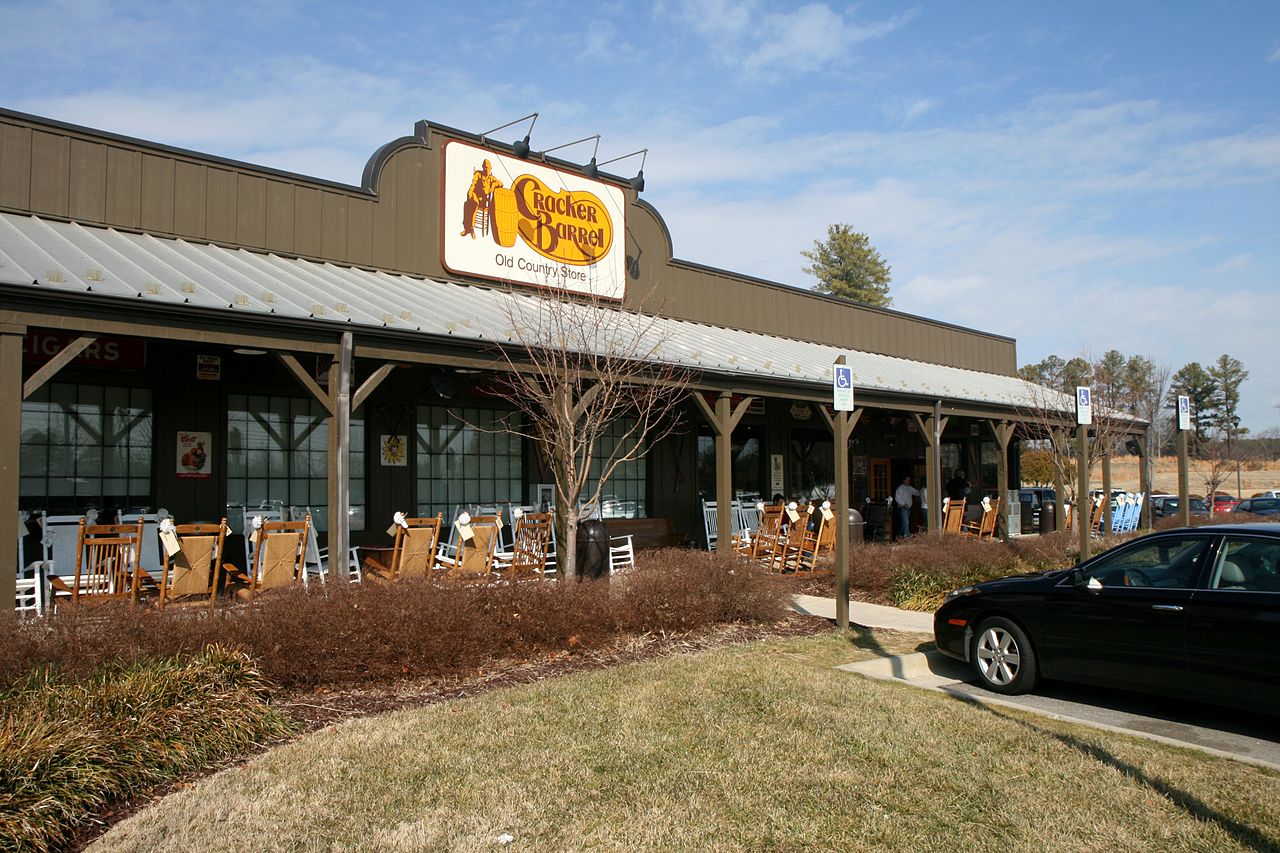 1280px-2011-01-28_Cracker_Barrel_in_Morrisville,_NC cracker barrel