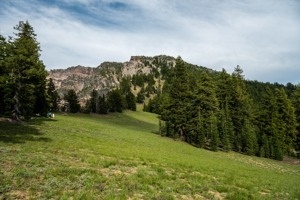hikes in crater lake