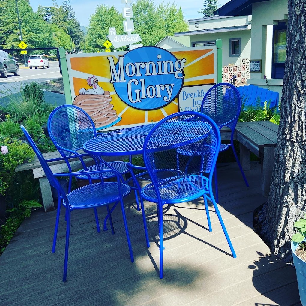 The Legendary Breakfast Cafe Feeding Ashland Locals for More Than 25 years