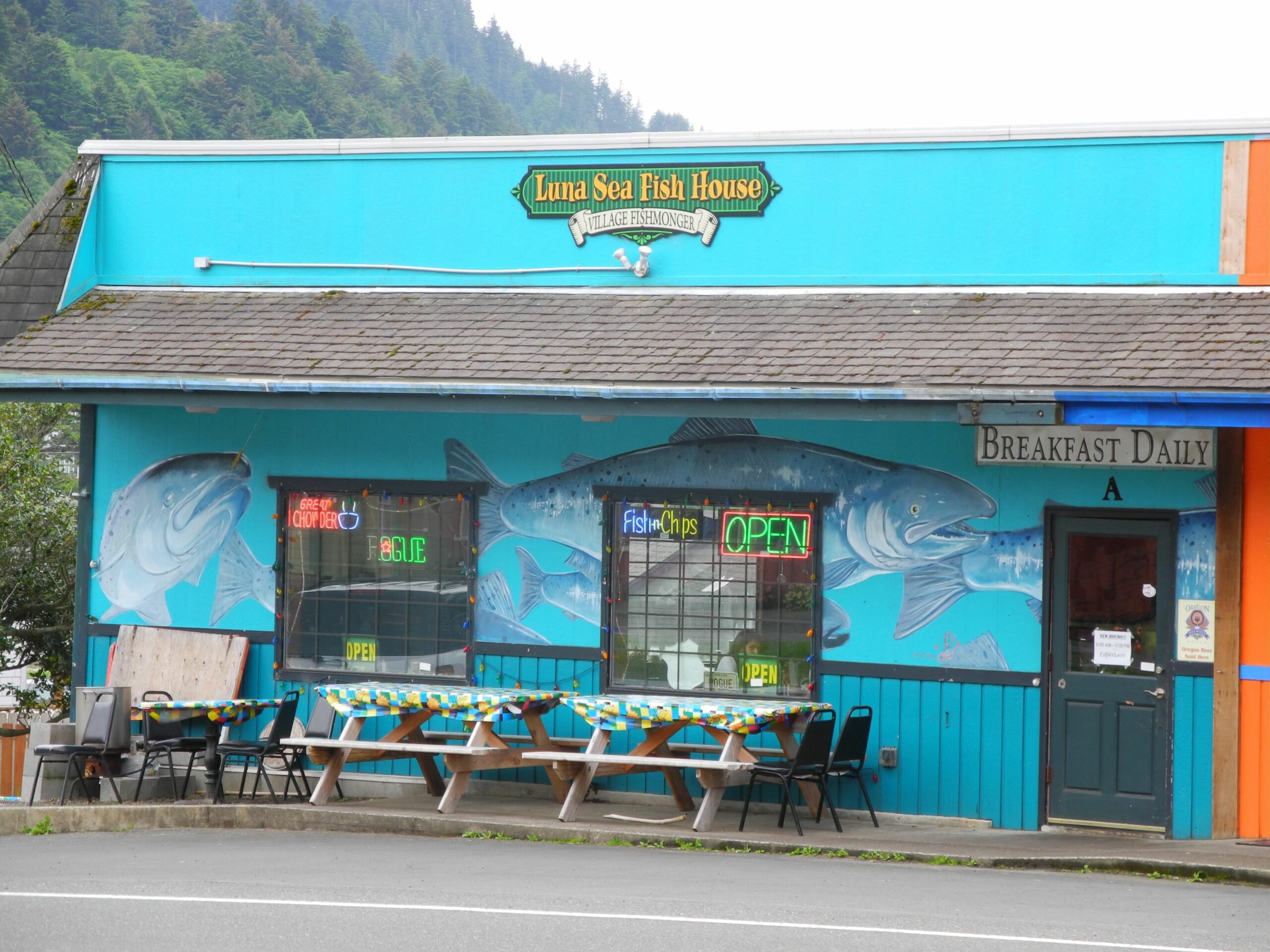 This Oregon Seafood Haven Serves Fresh Food Straight From The Boat