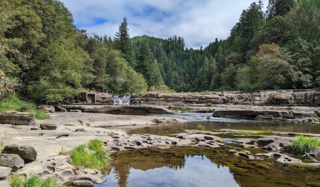 smith river falls, oregon, reedsport, camping, swimming holes, oasis