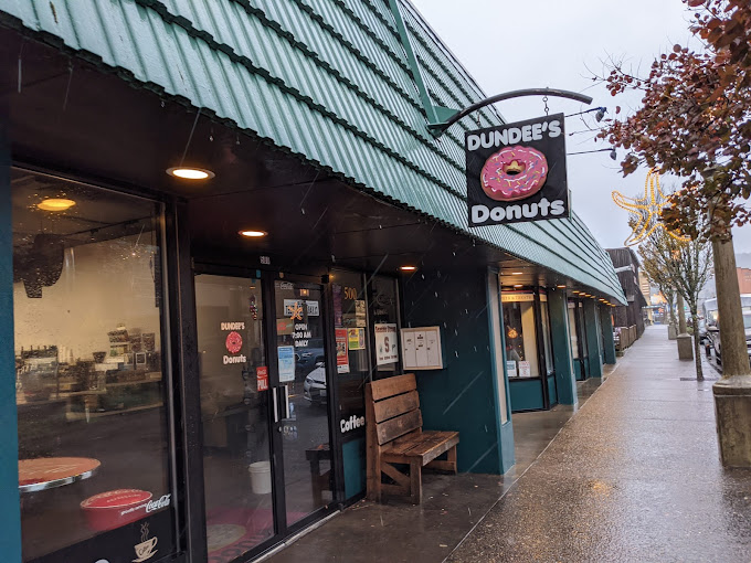 PXL_20201117_183353308 dundee's donuts
