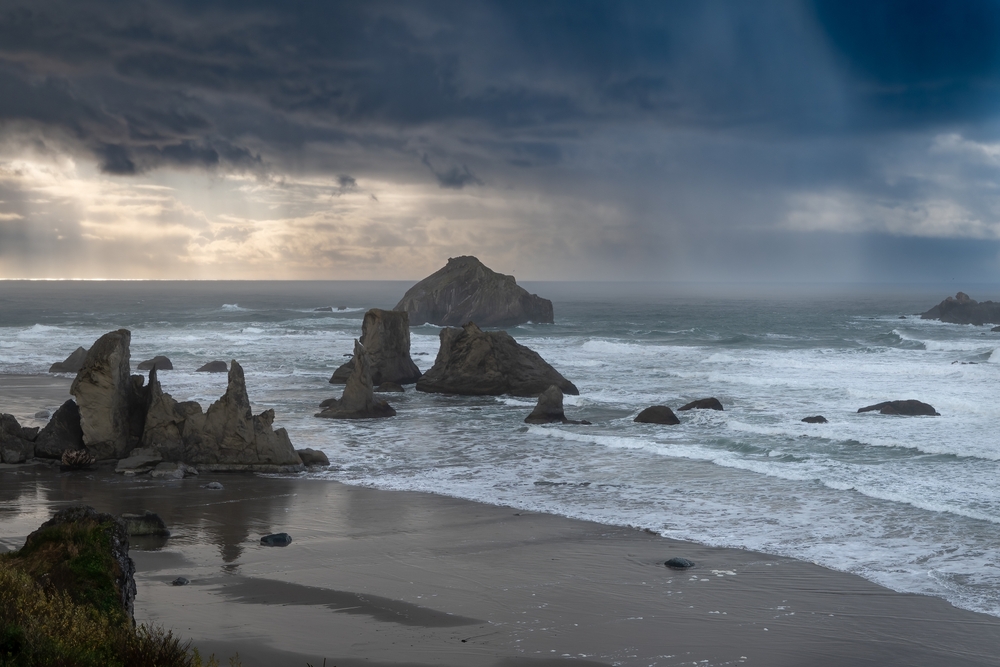 Winter,Storm,And,Rain,Over,Sea,Stacks,At,The,Oregon oregon coast storm