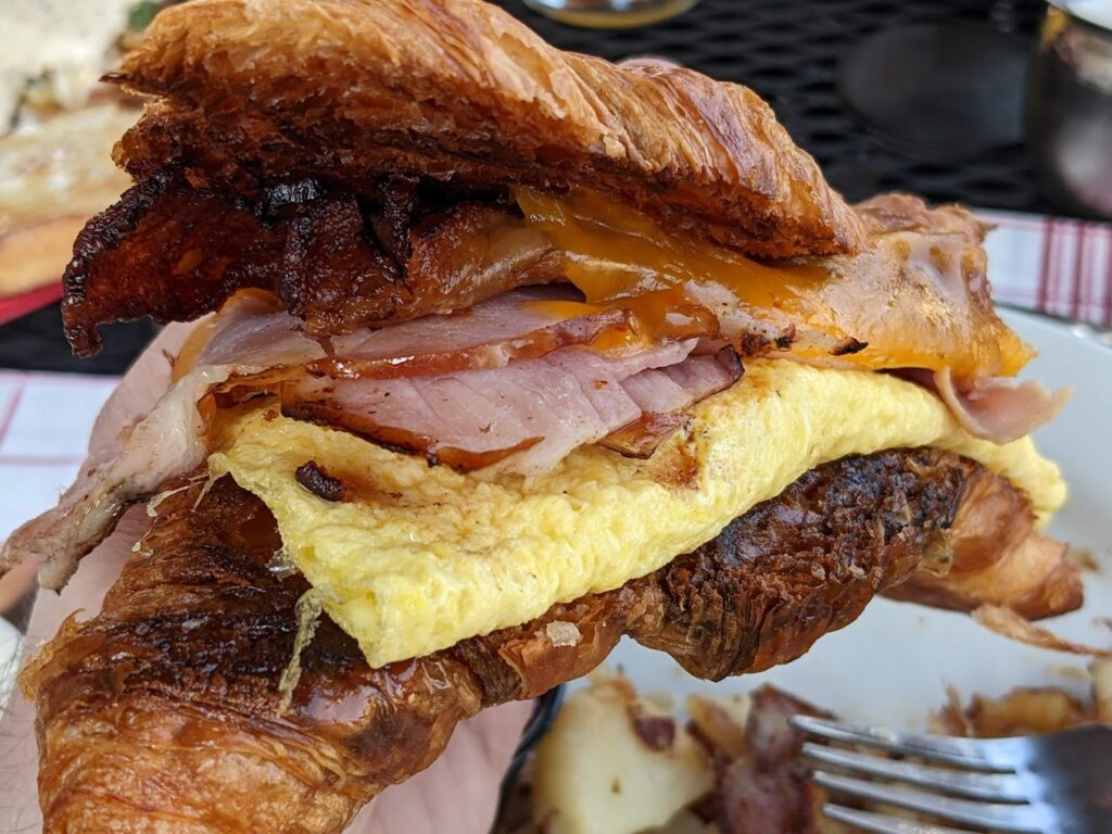 Croissant sandwich