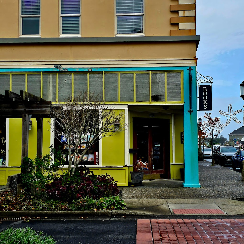 Get Lost For Hours At This Adorable Beachside Bookstore In Oregon
