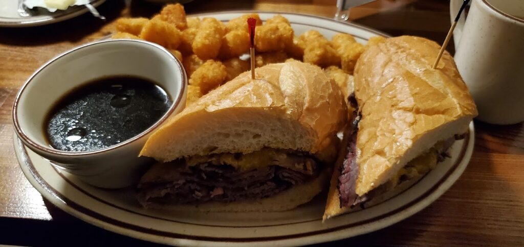 Banning's Restaurant, Tigard Oregon, Good Eats, Comfort Food, Best Places To Eat, Famous Pie House, Old School Diners, Portland Area, Where to Eat in Tigard, A delicious looking French dip sandwich.