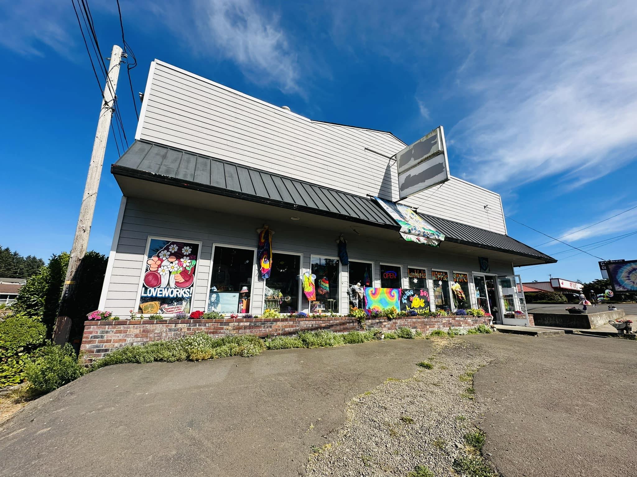Peace, Love And Tie Dye – This Coastal Hippie Store Has Serious Retro Vibes