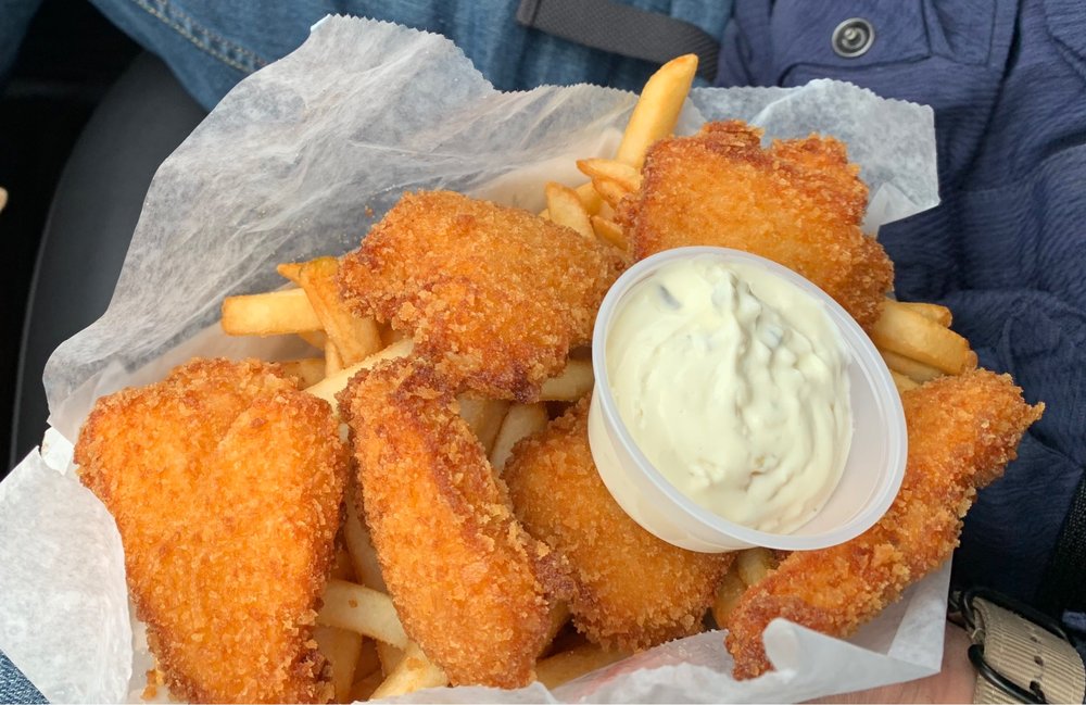 Crispy fish and chips. It looks delicious!