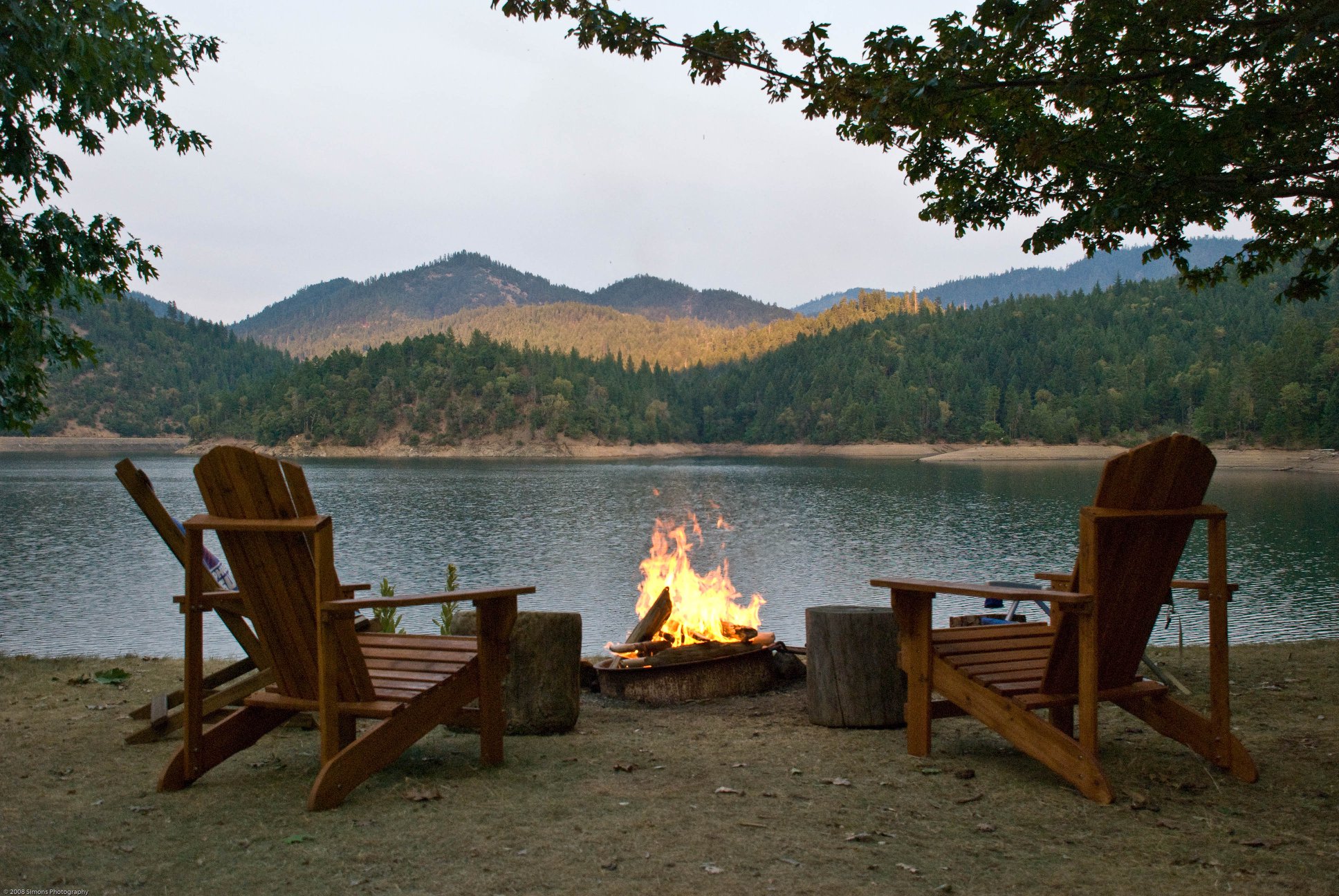 This Man-Made Lake In Oregon Is Almost Too Beautiful To Be Real