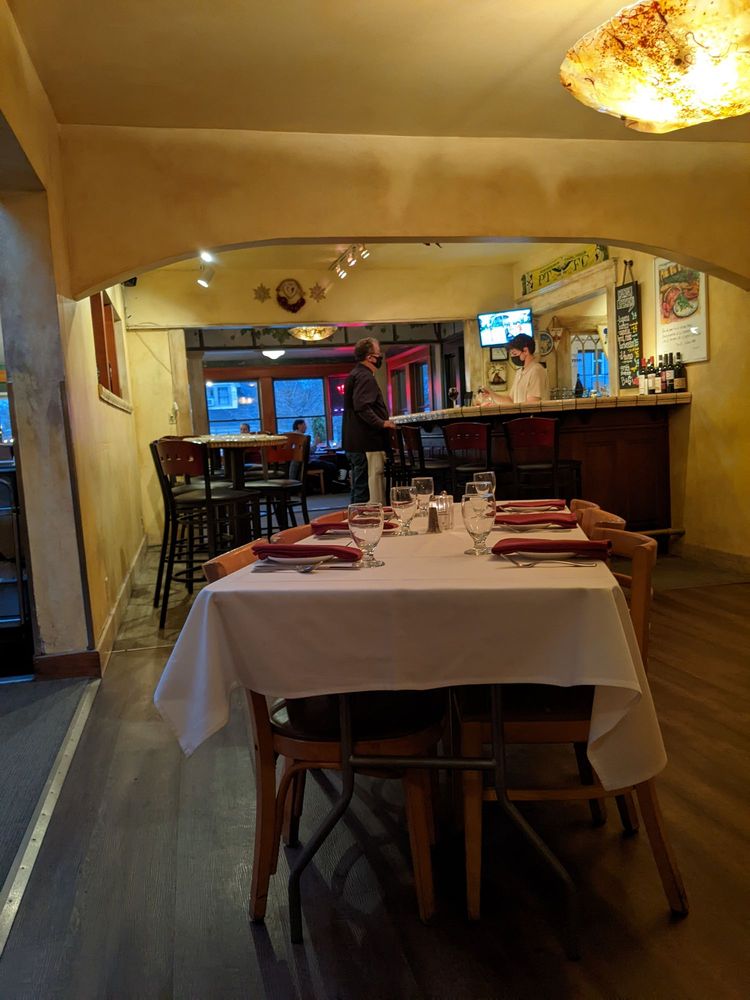 beppe & gianni's inside