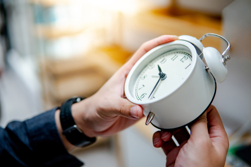 adjusting clock daylight savings