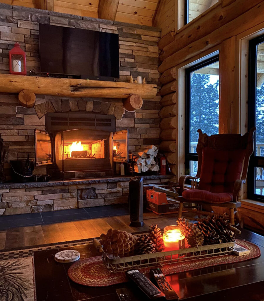 red cone lodge, central oregon, crescent lake, best bed and breakfast, family getaway, romantic getaway, recovery retreats, romantic cabin, forest bathing, things to do, adventures, that oregon life, airbnb, best lodging in oregon, where to stay, things to do, bend, crater lake, odell lake,