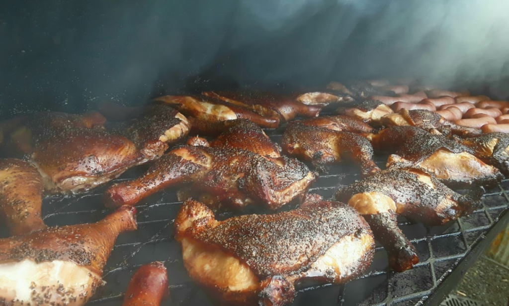 Goebel's Country Store, Shady Cove, Southern Oregon, Medford, Best Barbeque in Oregon, Real Texas BBQ, Off the beaten path, Rogue River, pulled pork, burnt ends, brisket, smoked chicken, family style, restaurants, places to eat