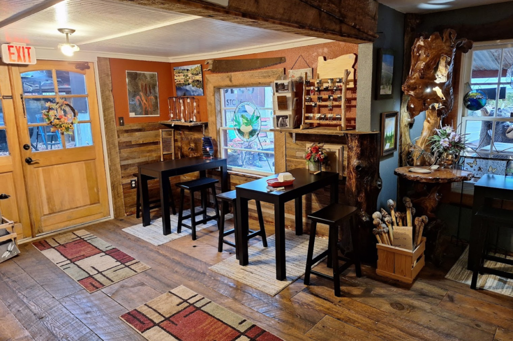 Goebel's Country Store, Shady Cove, Southern Oregon, Medford, Best Barbeque in Oregon, Real Texas BBQ, Off the beaten path, Rogue River, pulled pork, burnt ends, brisket, smoked chicken, family style, restaurants, places to eat