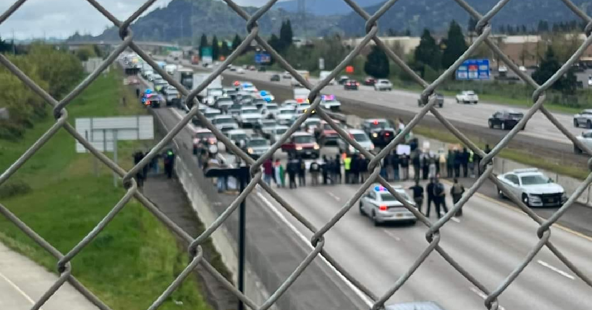 fb image protest on i5 oregon