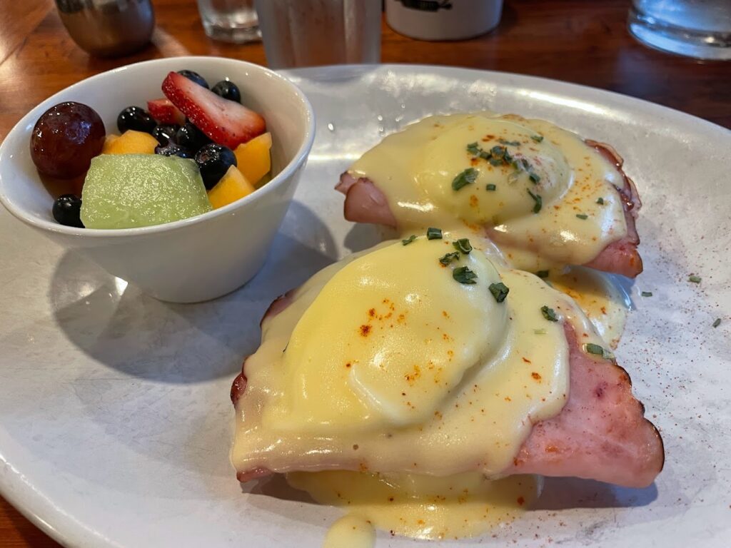 Eggs bennie