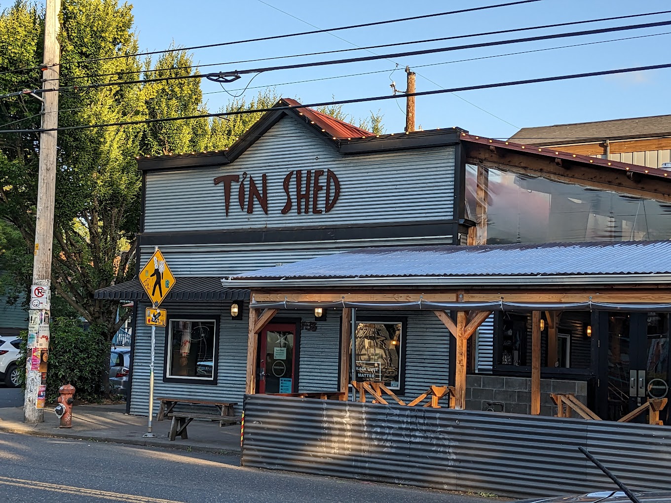 Savor a Scrumptious Brunch with Your Pup at Oregon’s Most Dog-Friendly Restaurant