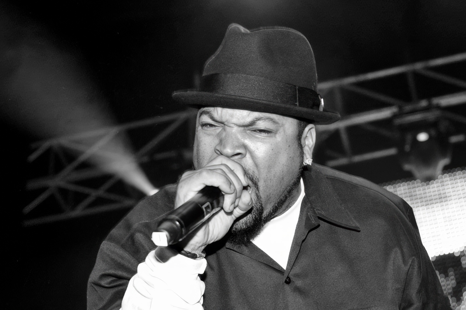 Ice_cube_c-topaz-high fidelity v2-1600w Ice Cube Wikimedia Commons