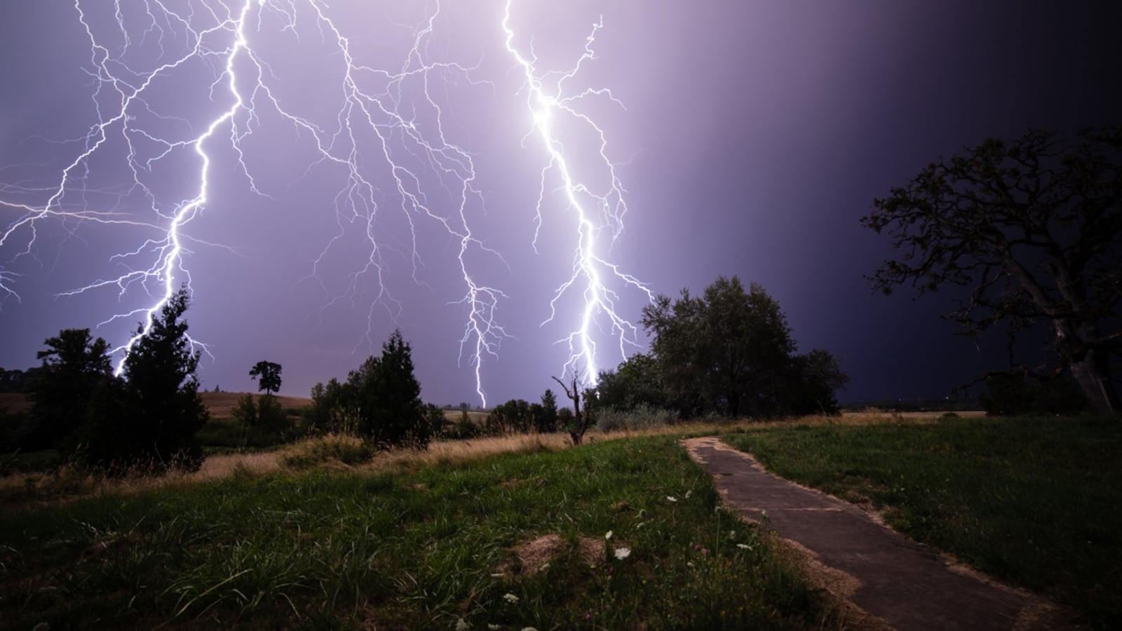 lightning strike oregon lightning strike oregon
