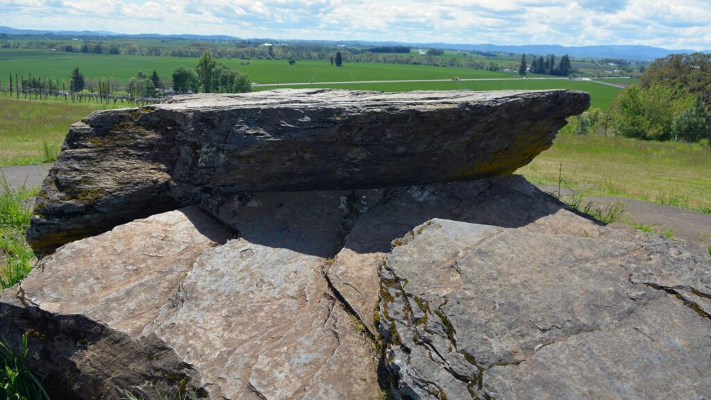 erratic rock, glacial, missoula floods, oregon, columbia river gorge, geology, oregon history, interactive map, prehistory, prehistoric floods